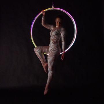 Aerial LED hoop 100 cm X 25 mm met 1 ophangpunt Aerial LED hoop 100 cm X 25 mm met 1 ophangpunt